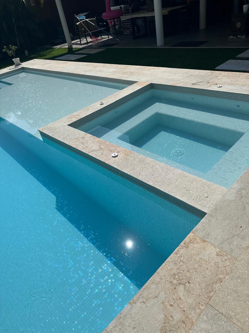 ERNIO piscina color blanco